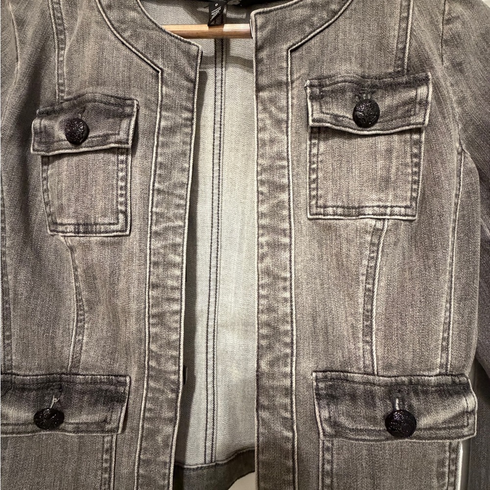 White House Black Market Charcoal Jean Jacket Size 0 - Picture 2 of 7